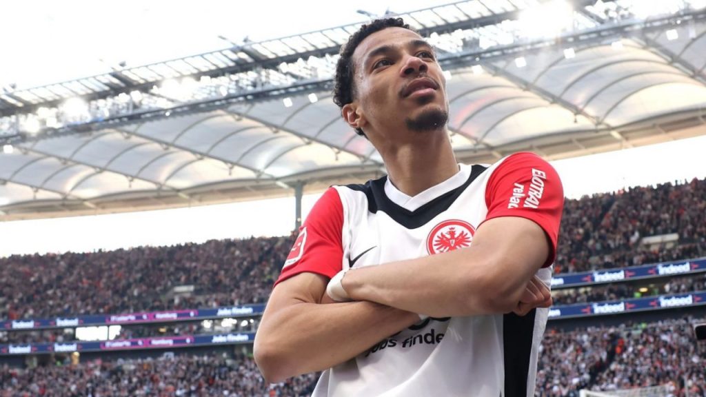 แมนยูฯ จ้องคว้าหัวหอกดาวรุ่ง! ทุ่ม 1.5 ล้านล้านบาทเสี่ยงหรือเปล่า?!