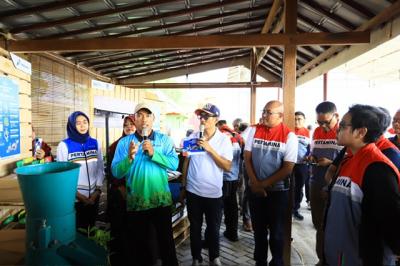 พลิกโฉมวิถีชีวิตชาวนา! เทคโนโลยีเปลี่ยนแปลงชีวิตชาวบ้านในโครงการหมู่บ้านพลังงานพอเพียงของ Pertamina