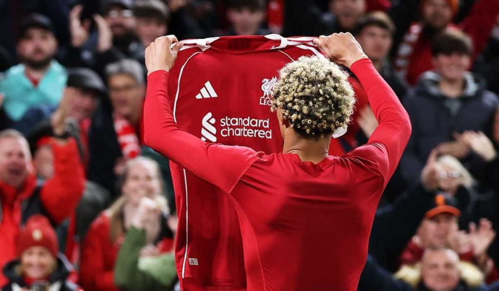 ⚽️ช็อกวงการ! ดาวยิงหงส์แดงโดนใบแดงเพราะเหตุผลนี้!! 😡 โค้ชถึงกับเซ็งจัด!! ⚽️ช็อกวงการ! ดาวยิงหงส์แดงโดนใบแดงเพราะเหตุผลนี้!! 😡 โค้ชถึงกับเซ็งจัด!!