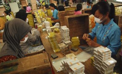 วิกฤตโรงงานบุหรี่! กว่า 300 ชีวิตตกงาน เพราะบุหรี่เถื่อนระบาดหนัก