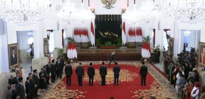 ข่าวใหญ่สะเทือนวงการ! ปรับคณะรัฐมนตรีครั้งใหญ่? เหล่ารัฐมนตรีแห่เข้าทำเนียบฯ ด่วน!!