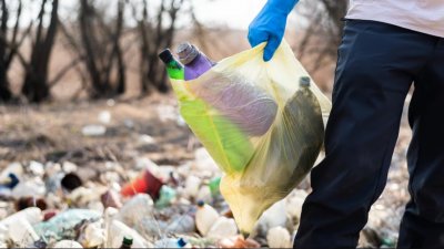 วิกฤตขยะพลาสติก! ยักษ์ FMCG ไทยปรับกลยุทธ์ธุรกิจอย่างไรให้ยั่งยืน