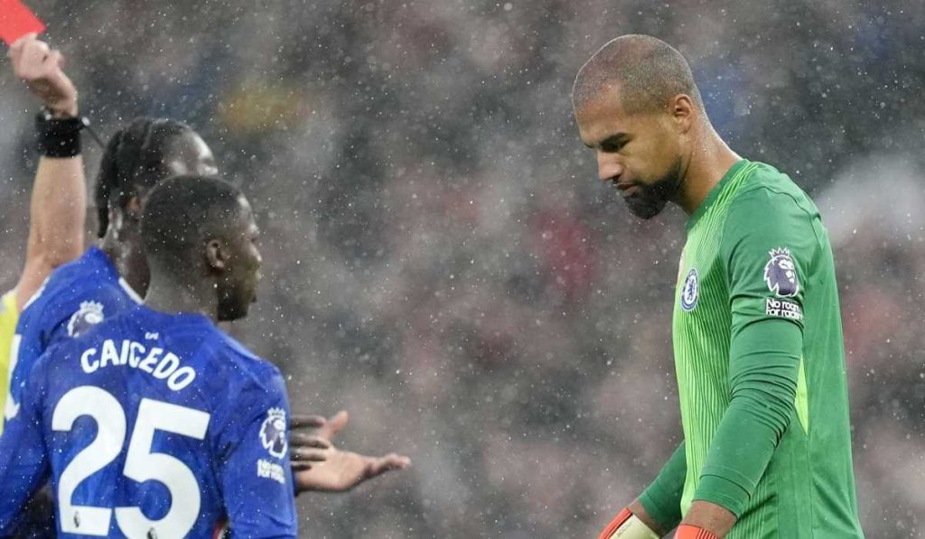 หัวจะปวด! กูรูฟุตบอลอังกฤษฟันธง "สิงห์บลูส์" จะผงาดแชมป์พรีเมียร์ลีกได้จริงหรือ?