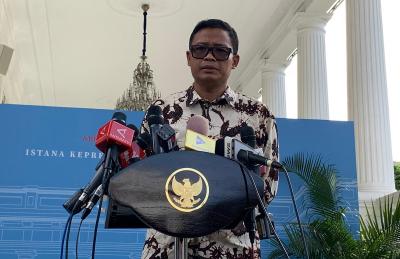 ภาษีง่ายนิดเดียว! อธิบดีกรมสรรพากรยันระบบใหม่ "Coretax" พร้อมรับมือการยื่นภาษีปีหน้าแล้ว! (Pah-see ngaai nit diao! Atibodee kromสรรพากร yan rabop mai "Coretax" prom rap mue gaan yuen pah-see pee naa laeo!)