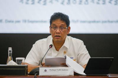 เงินเยียวยาพิเศษ 3 หมื่นล้านบาท! รัฐมนตรีคลังประกาศ "ประเทศเรารวยนะ!" (ไม่เชื่อก็ต้องเชื่อ!)