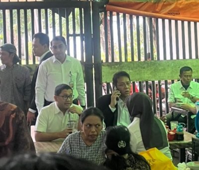 เปิดวาร์ป! รัฐมนตรีคลังทานข้าวแกงร้านดังกรมสรรพากร ทำเอาข้าราชการแทบช็อก!