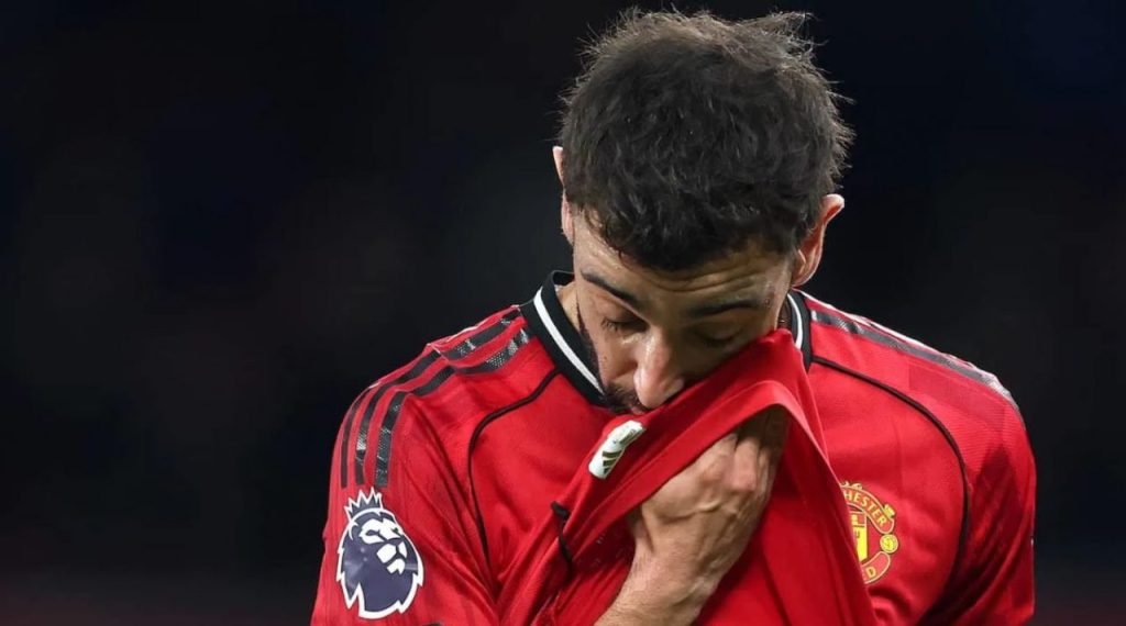 หัวใจจะวาย! แมนฯ ยูไนเต็ด พ่ายคารังต่อ เอฟเวอร์ตัน 10 คน – "โค้ชดัง" ชี้ชัดปัญหาใหญ่!