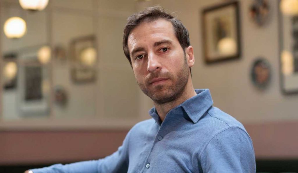 อดีตแข้งปืนใหญ่พลิกชีวิต! จากนักเตะสู่มหาเศรษฐี จ้องฮุบอาร์เซนอลคืนถิ่นเก่า?