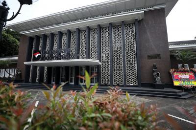 ขยะทองคำ! โปรเจกต์เปลี่ยนขยะเป็นพลังงานมูลค่ามหาศาล เปิดประมูลสัปดาห์หน้า ใครจะคว้าโอกาส? (Khaya thongkham! Pro chek plian khaya pen phalangngan munlakha mahasan poet pramun sappada hna khrai cha khwa okat?) (ขยะทองคำ! โครงการเปลี่ยนขยะเป็นพลังงานมูลค่ามหาศาล เปิดประมูลสัปดาห์หน้า ใครจะคว้าโอกาส?)