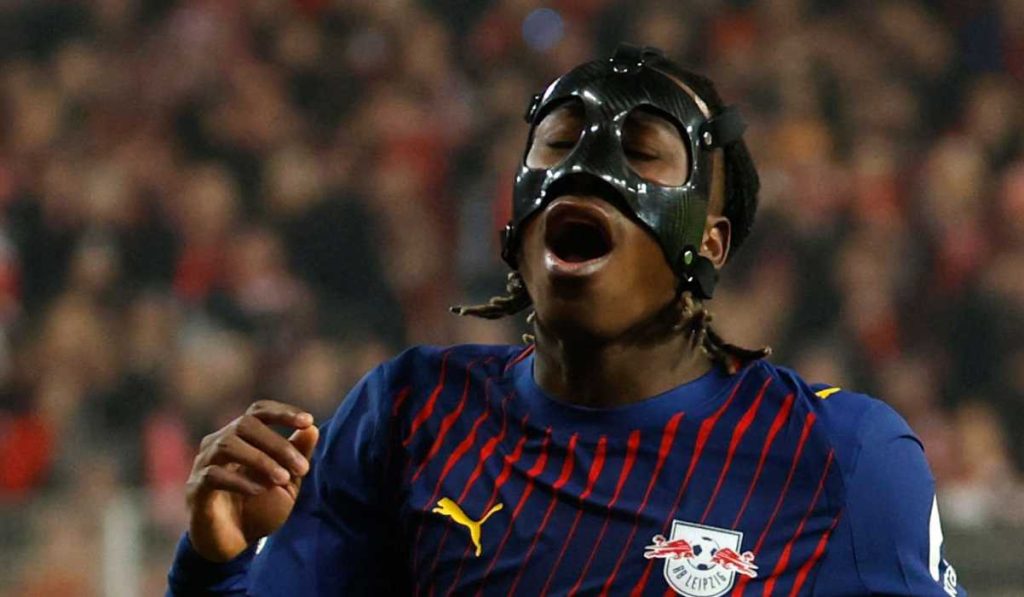 ผีแดงไม่รอช้า! เล็ง 'เพชรเม็ดงาม' 1.96 ล้านล้านบาท เสริมคมด่วนช่วงตลาดหน้าหนาว หลังฟอร์มฝืดในพรีเมียร์ลีก