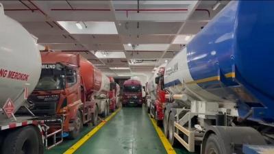 ราคาน้ำมันพุ่งพรวด! ปตท. เร่งส่งพลังงานช่วยผู้ประสบภัยทั่วประเทศ ด่วน! (Raa khaa naam man phung phruat! Por Tor Tor. reng song phalangngaan chuai phuu prasop phai thua prathet duan!)