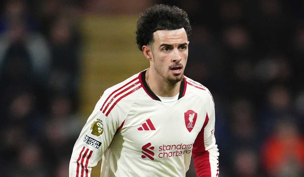 อนาคตหงส์แดงสั่นคลอน! เจ็บระนาว ตลาดนักเตะป่วน... สล็อตปวดหัวหนัก! ใครจะอยู่ ใครจะไป?