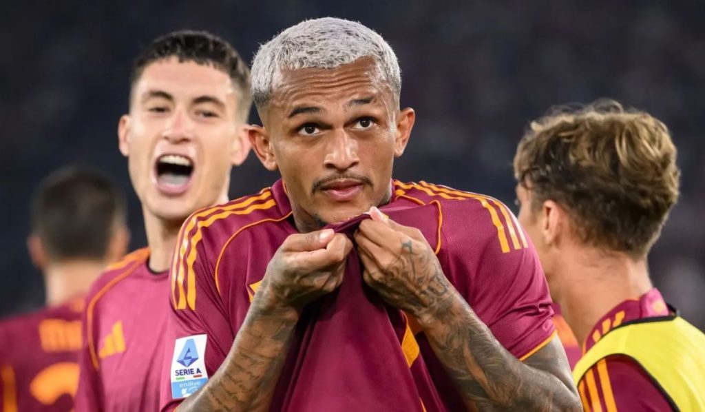 พรีเมียร์ลีกเดือด! สเปอร์สร่วมวงล่าแบ็กขวาฟอร์มแรงจากโรม่า – แมนฯ ซิตี้, นิวคาสเซิล ไม่ยอมง่ายๆ!