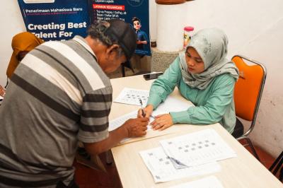 ข่าวดีส่งท้ายปี 2025! รัฐบาลอินโดนีเซียทุ่มงบแสนล้าน แจกเงินเยียวยา 9 แสนรูเปียห์ พลิกฟื้นเศรษฐกิจ ดันกำลังซื้อประชาชนพุ่งกระฉูด!