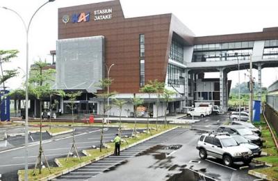 สุดยอดนวัตกรรมคมนาคม! สถานีรถไฟจาตาเกะผุดกลางแทงเกอรัง รับมือผู้โดยสาร 2 หมื่นคน/วัน ด้วยโมเดลการเงินสุดทึ่ง ไม่พึ่งงบรัฐแม้แต่บาทเดียว!