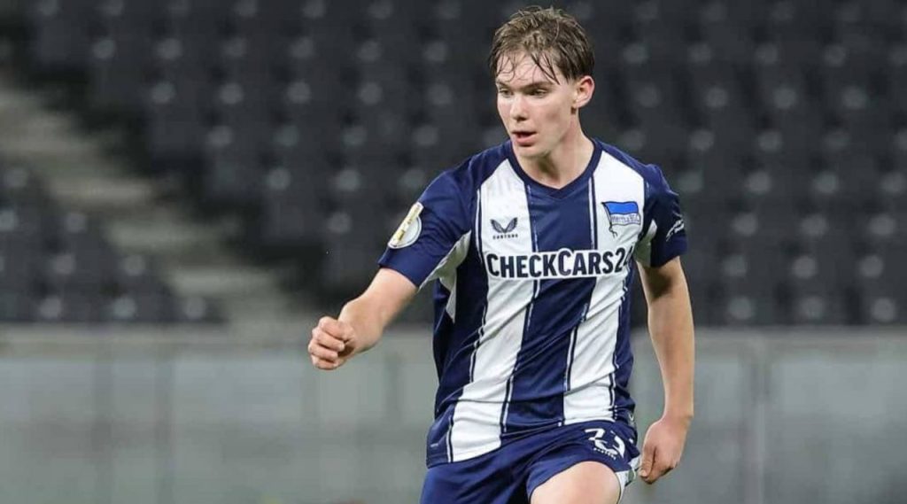 อนาคตวงการลูกหนัง! แมนยูร่วมวงล่า 'เพชรเม็ดงาม 16 ปี' ที่บิ๊กทีมยุโรปจ้องตาเป็นมัน