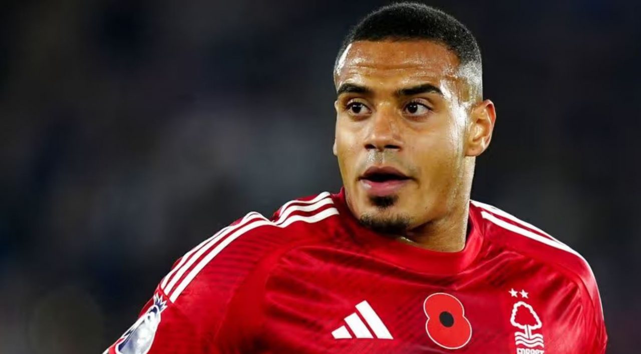 ไม่ใช่แค่กองหลังธรรมดา! เชลซีเปิดฉากล่า 'มูริลโล่' ปราการหลังอนาคตไกล แมนยูฯ พร้อมปาดหน้าดีลพลิกโฉมแนวรับ