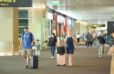 ปังไม่หยุด! อินโดนีเซียทุบสถิติ นักท่องเที่ยวต่างชาติทะลุ 15 ล้านคน ดันเศรษฐกิจพุ่งกระฉูด ทำไมถึงฮอตขนาดนี้?