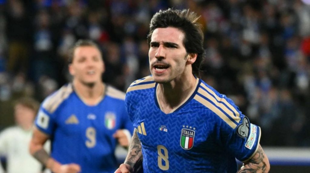 เรือใบสีฟ้า ทุ่มสุดตัว! แมนฯ ซิตี้ งัดแผนเด็ด 'ดีลสลับขั้ว' หวังคว้า 'โตนาลี' ค่าตัว 100 ล้านปอนด์ - ศึกแย่งชิงกองกลางดาวรุ่งระอุ!