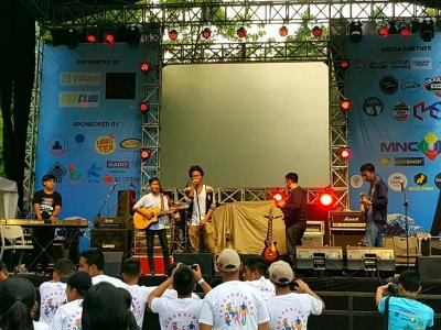 belanegara - กรุงจาการ์ตาได้จุดประกายความหวังครั้งใหม่ให้กับวงการศึกษาและศิลปะ เมื่อรัฐบาลท้องถิ่นประกาศนโยบายสำคัญ: การแสดงศิลปะทุกประเภทที่จัดโดยสถานศึกษา ตั้งแต่ระดับประถมศึกษาจนถึงมัธยมศึกษาตอนปลาย จะได้รับการยกเว้นภาษีสินค้าและบริการบางประเภท (PBJT) 100% เต็ม นับเป็นก้าวสำคัญที่ช่วยปลดล็อกศักยภาพและความคิดสร้างสรรค์ของเยาวชนในเมืองหลวงแห่งนี้
