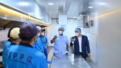 พลิกชีวิตแม่บ้านอินโดฯ! รัฐบาลทุ่มงบ สร้างงานพร้อมเงินเดือนงาม ผ่านโครงการอาหารฟรีและ 'สหกรณ์เมระห์ปูติฮ์' โอกาสทองที่ไม่ควรพลาด!