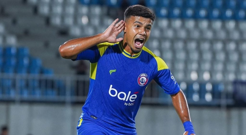 ฮีโร่ซัดเบิ้ล! กาเบรียล ซิลวา นำทัพ Arema FC ผงาดเหนือ Persis Solo เก็บสามแต้มล้ำค่า ทะยานขึ้นกลางตาราง!