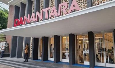 belanegara - เมื่อเร็วๆ นี้ หน่วยงานบริหารการลงทุน Daya Anagata Nusantara (Danantara) ได้ประกาศสนับสนุนอย่างเต็มที่ต่อข้อตกลงซื้อขาย (Sale and Purchase Agreement/SPA) ระหว่าง PT Multimedia Nusantara (TelkomMetra) ซึ่งเป็นบริษัทปฏิบัติการภายใต้ PT Telkom Indonesia (Persero) Tbk (Telkom) ยักษ์ใหญ่โทรคมนาคมของอินโดนีเซีย กับกลุ่มบริษัท Fullerton Health ในการขายหุ้นทั้งหมดของ PT Administrasi Medika (AdMedika) รวมถึง TelkoMedika ซึ่งเป็นบริษัทย่อย การเคลื่อนไหวครั้งนี้นับเป็นการปรับโครงสร้างครั้งสำคัญที่สะท้อนวิสัยทัศน์เชิงกลยุทธ์ในการเพิ่มประสิทธิภาพพอร์ตโฟลิโอของรัฐวิสาหกิจ