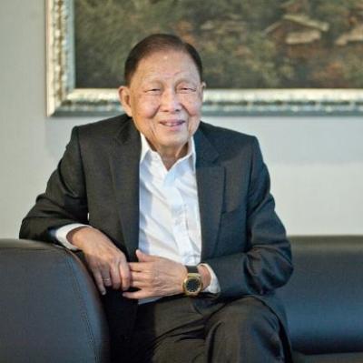 เปิดขุมทรัพย์มหาเศรษฐี! ม็อคตาร์ เรียดี รวยล้นฟ้าแค่ไหน? พร้อมบริจาคที่ดินเมกะร์ตาผืนงามให้รัฐ สร้างบ้านให้คนจน!