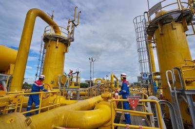 ดีลยักษ์สะเทือนวงการ! PGN อัดฉีดก๊าซธรรมชาติ 2,500 MMBtu ดันผู้ผลิตยางมะตอยรายใหญ่ สู่ยุคพลังงานสะอาด ลดต้นทุน เพิ่มประสิทธิภาพการผลิต