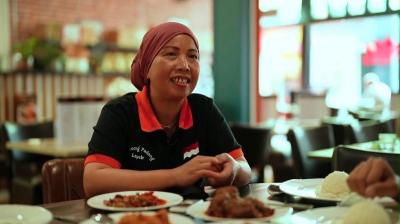 belanegara - การผลักดันรสชาติอาหารอินโดนีเซียแท้ๆ ให้เป็นที่รู้จักในตลาดโลกนั้น ไม่ได้อาศัยเพียงแค่ฝีมือการทำอาหารอันประณีตเท่านั้น แต่ยังต้องอาศัยความกล้าหาญในการเริ่มต้นธุรกิจในต่างแดน และที่สำคัญคือการสนับสนุนจากพันธมิตรที่แข็งแกร่ง เพื่อให้ธุรกิจเติบโตได้อย่างยั่งยืนและมั่นคง